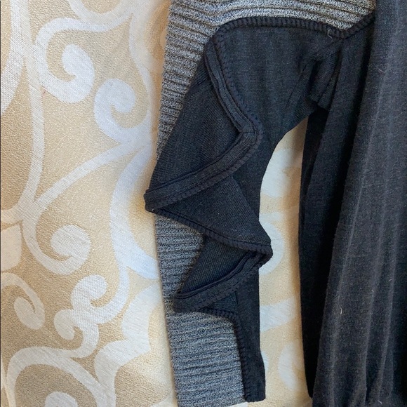 TOGA archives 100% wool sweater. - Picture 3 of 8